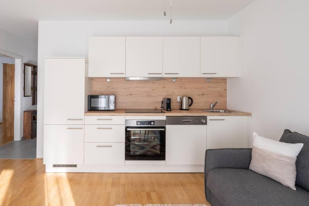 Apartment Hm • Modern 1br Apt With Balcony Wien